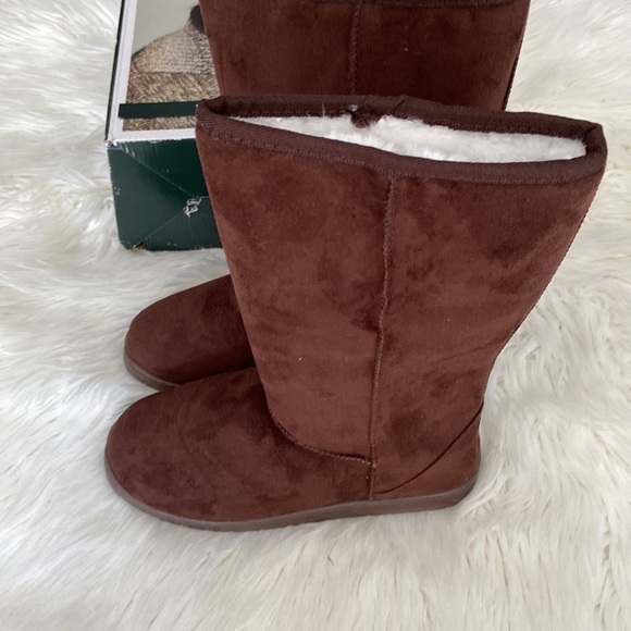 DAWGS brand new boots in the box so soft and warm brown color - Picture 7 of 10